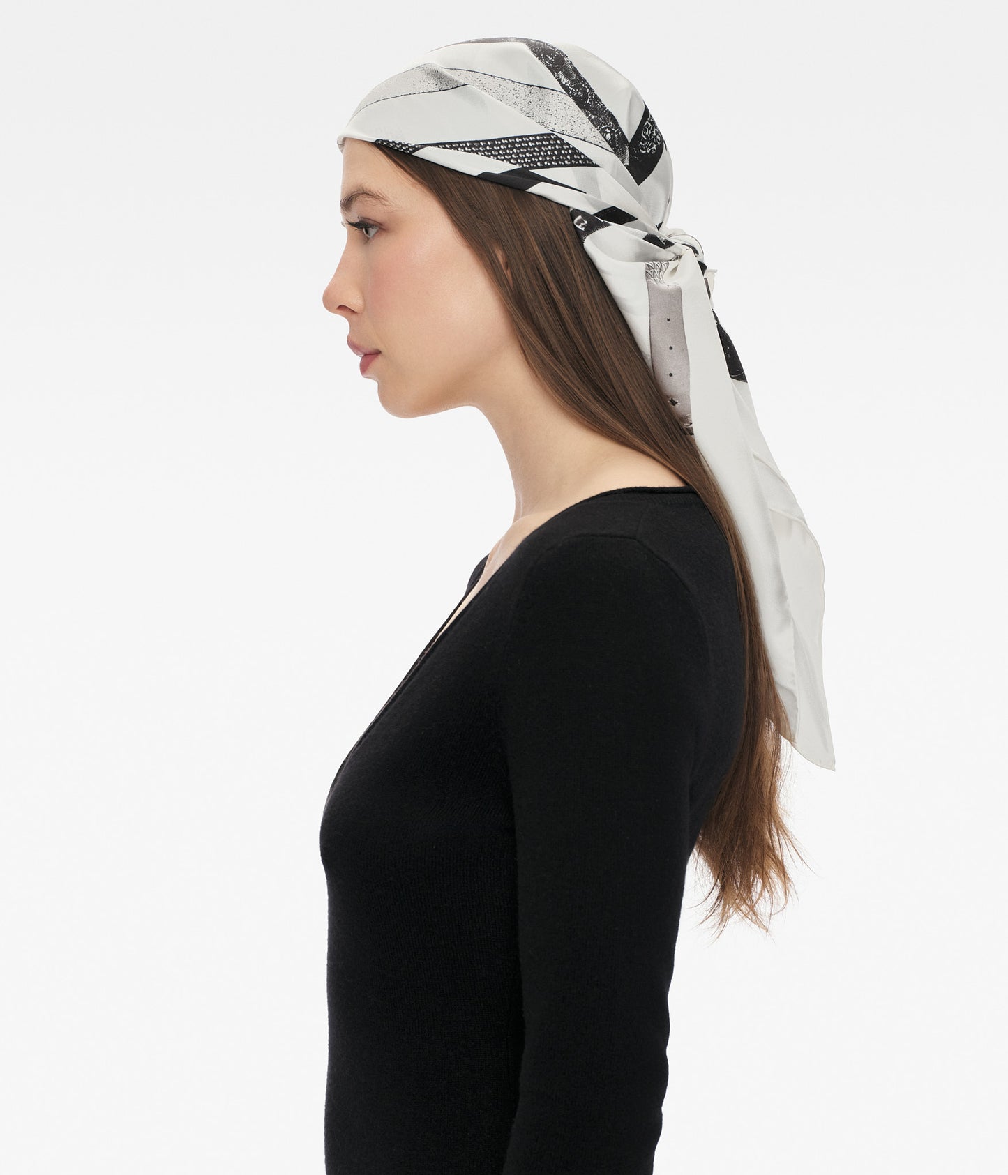 Belt Collector Scarf | White