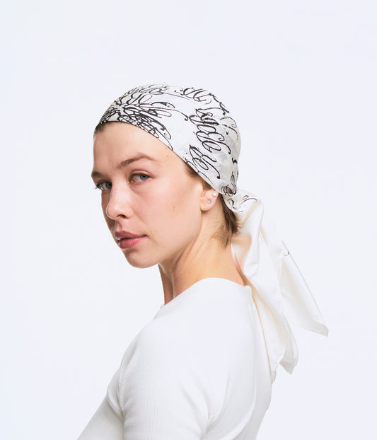 B–R–B just Spiralling Scarf | White