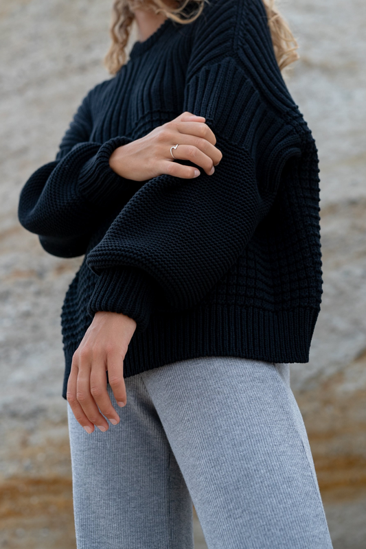 Delčia Cotton Sweater | Black