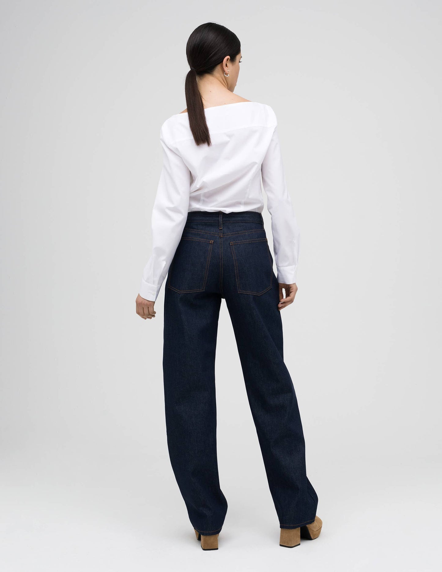 Straight-leg jeans