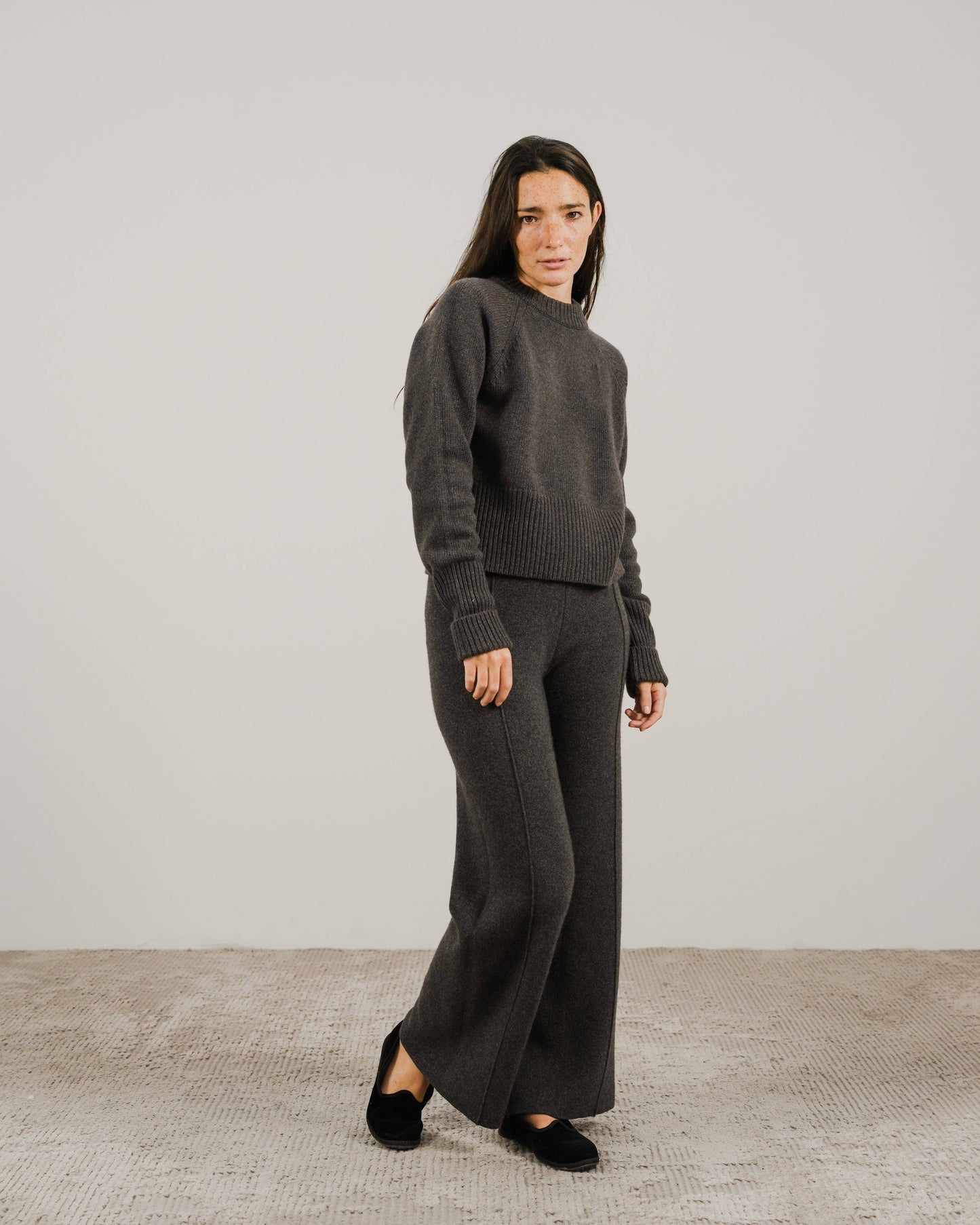 Cashmere blend crewneck sweater with rolled cuffs