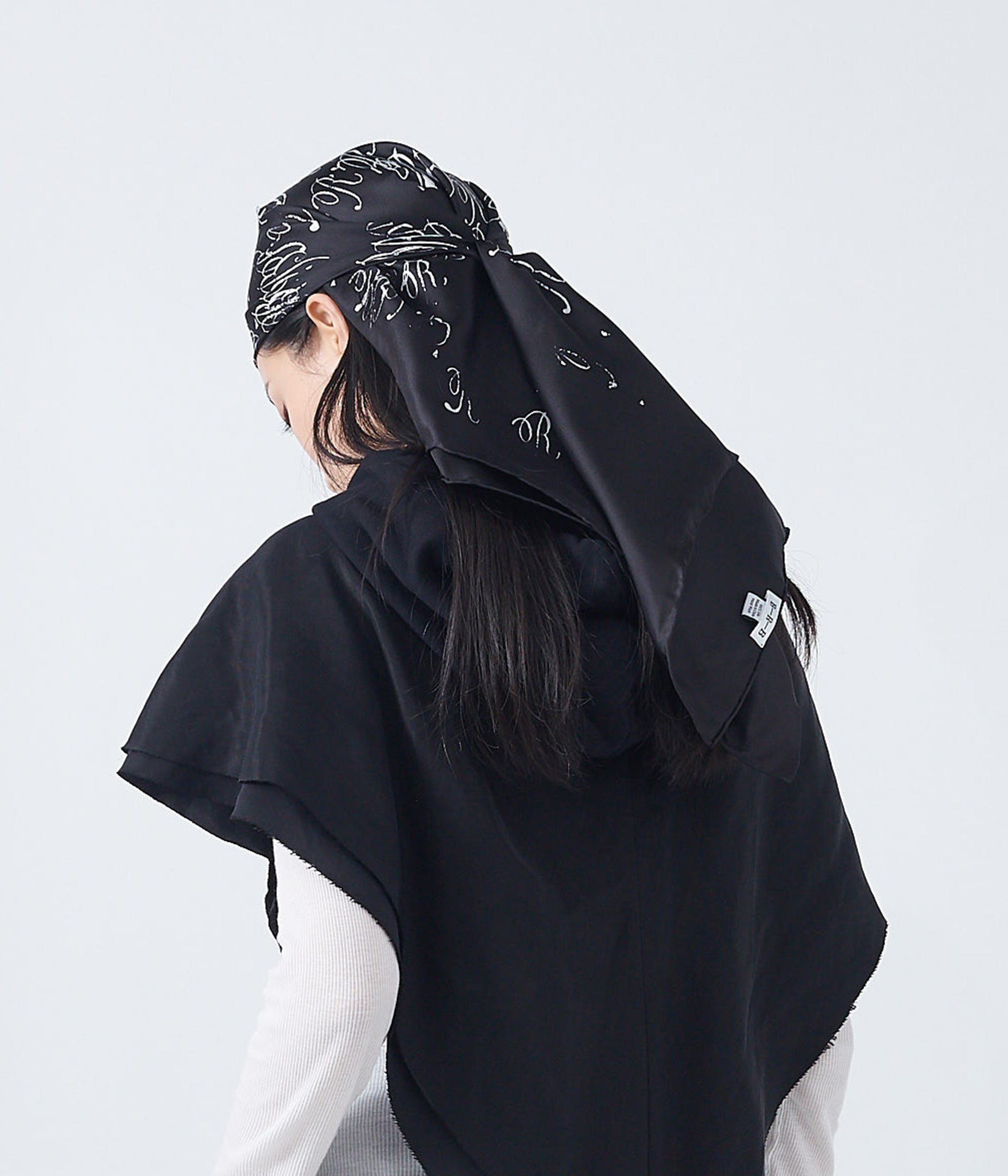 B–R–B just Spiralling Scarf | Black