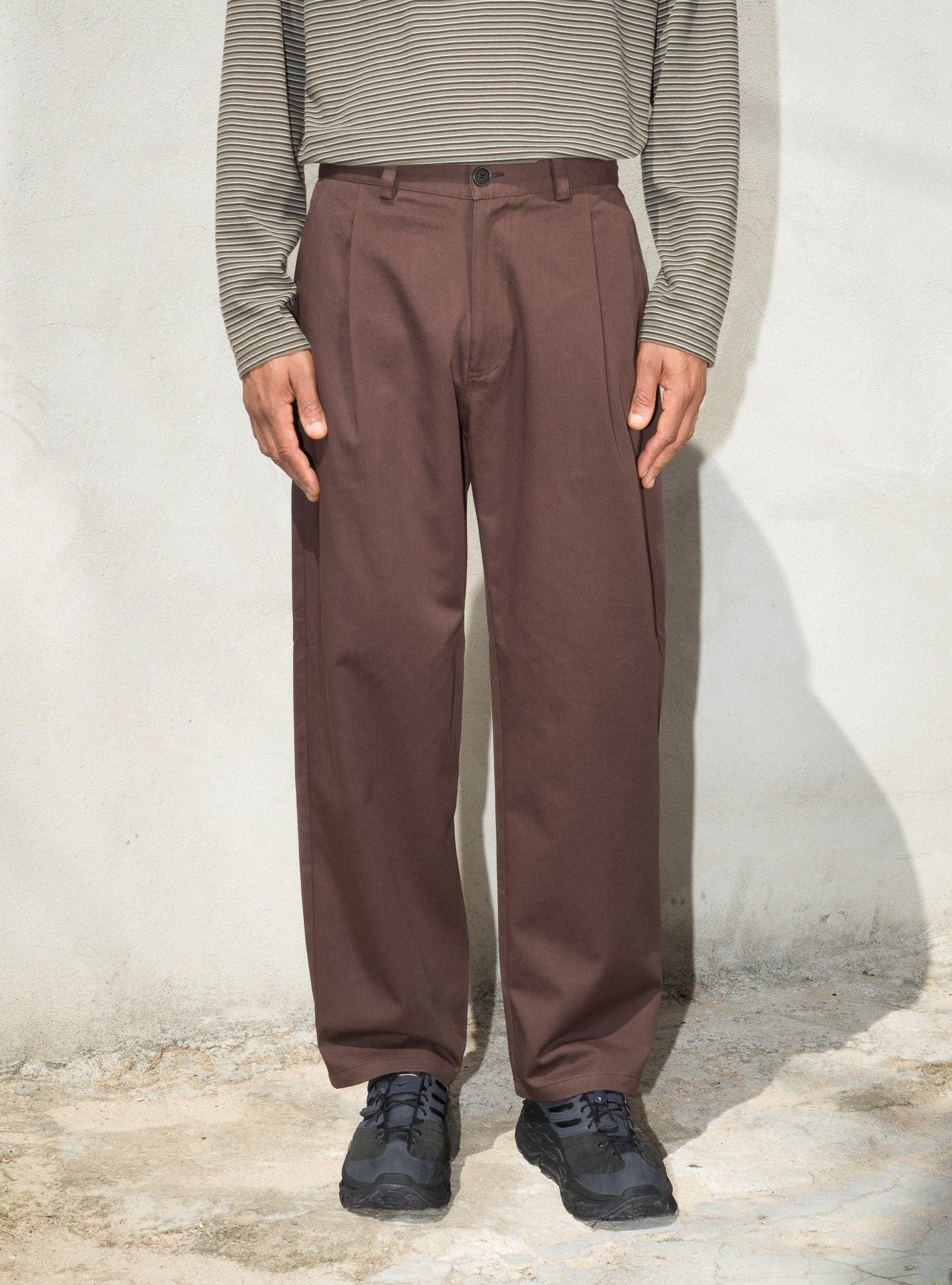 Relaxed pleated pants