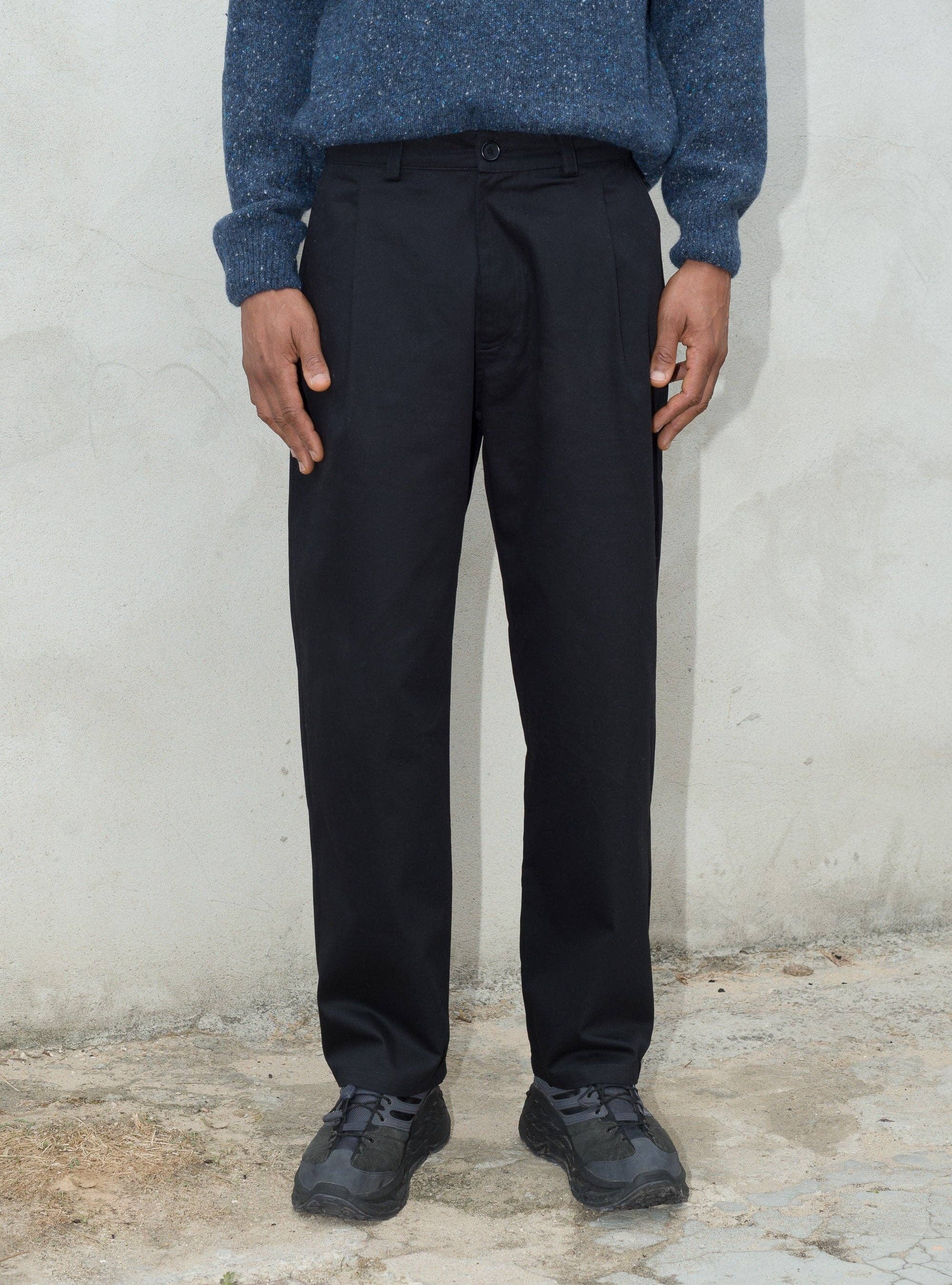 Relaxed pleated pants
