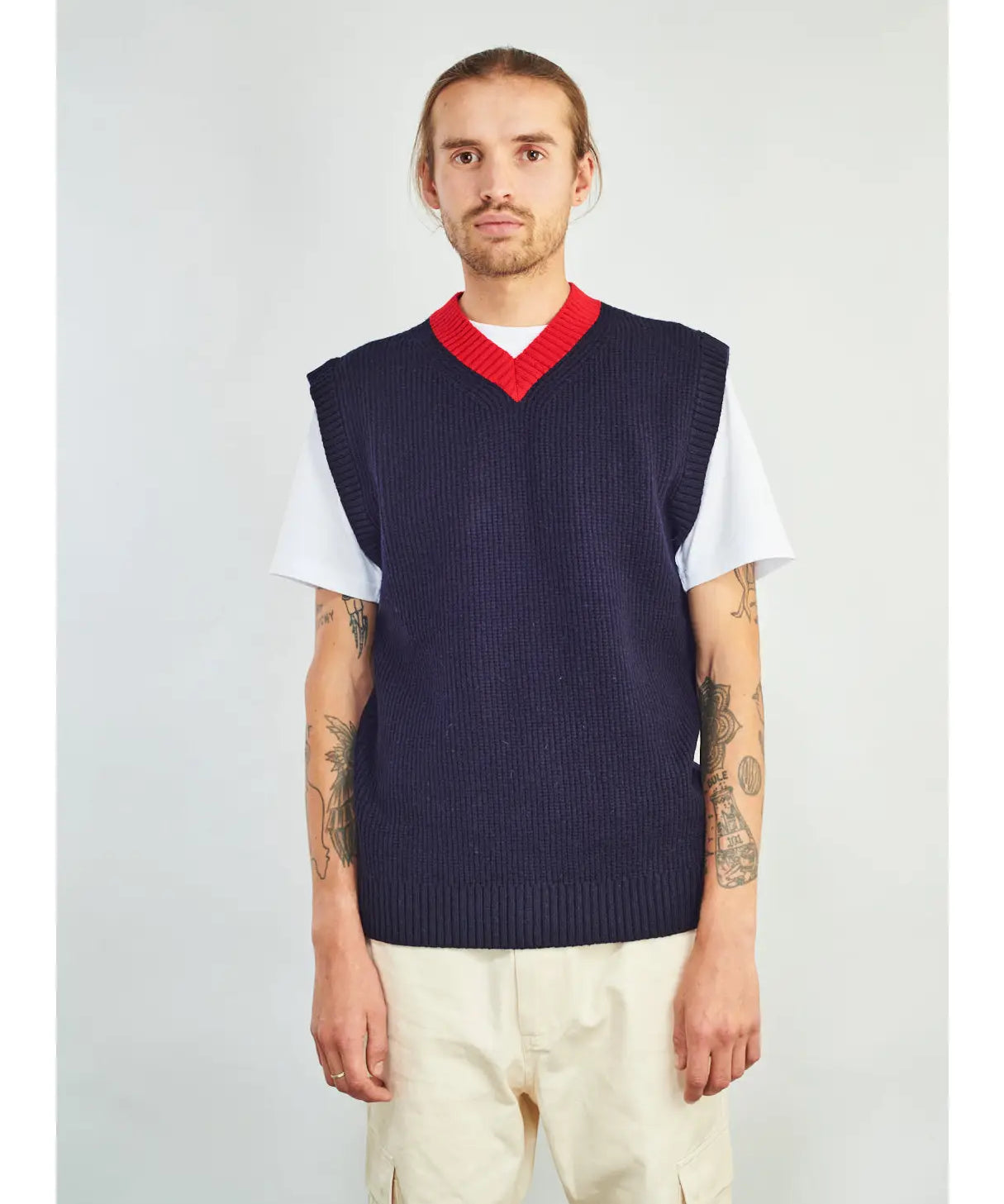 Country_of_origin_vest_navy_red_2.webp