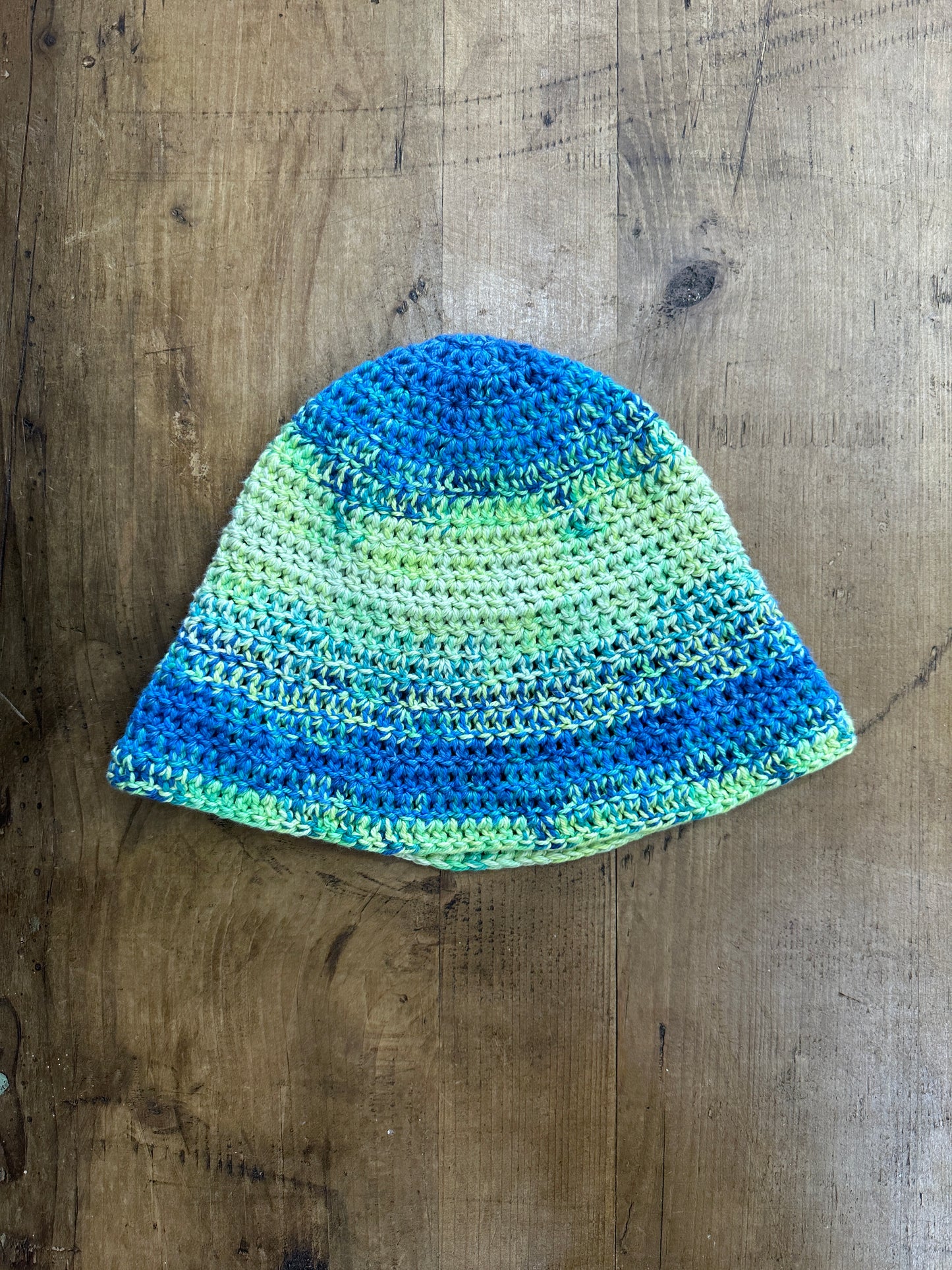 Elas crochet hat blue & green mix