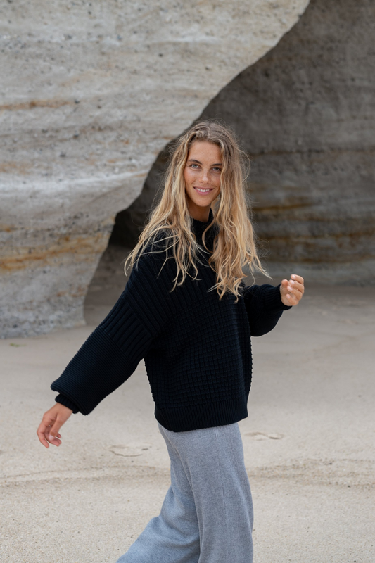 Delčia Cotton Sweater | Black