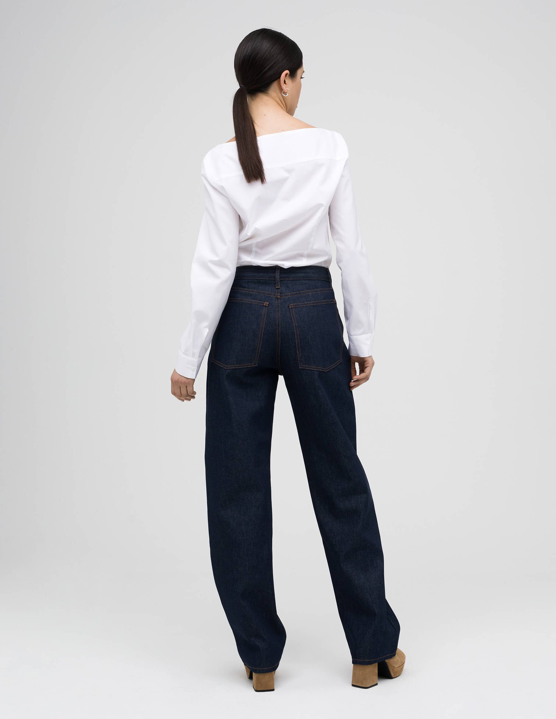 Straight-leg jeans