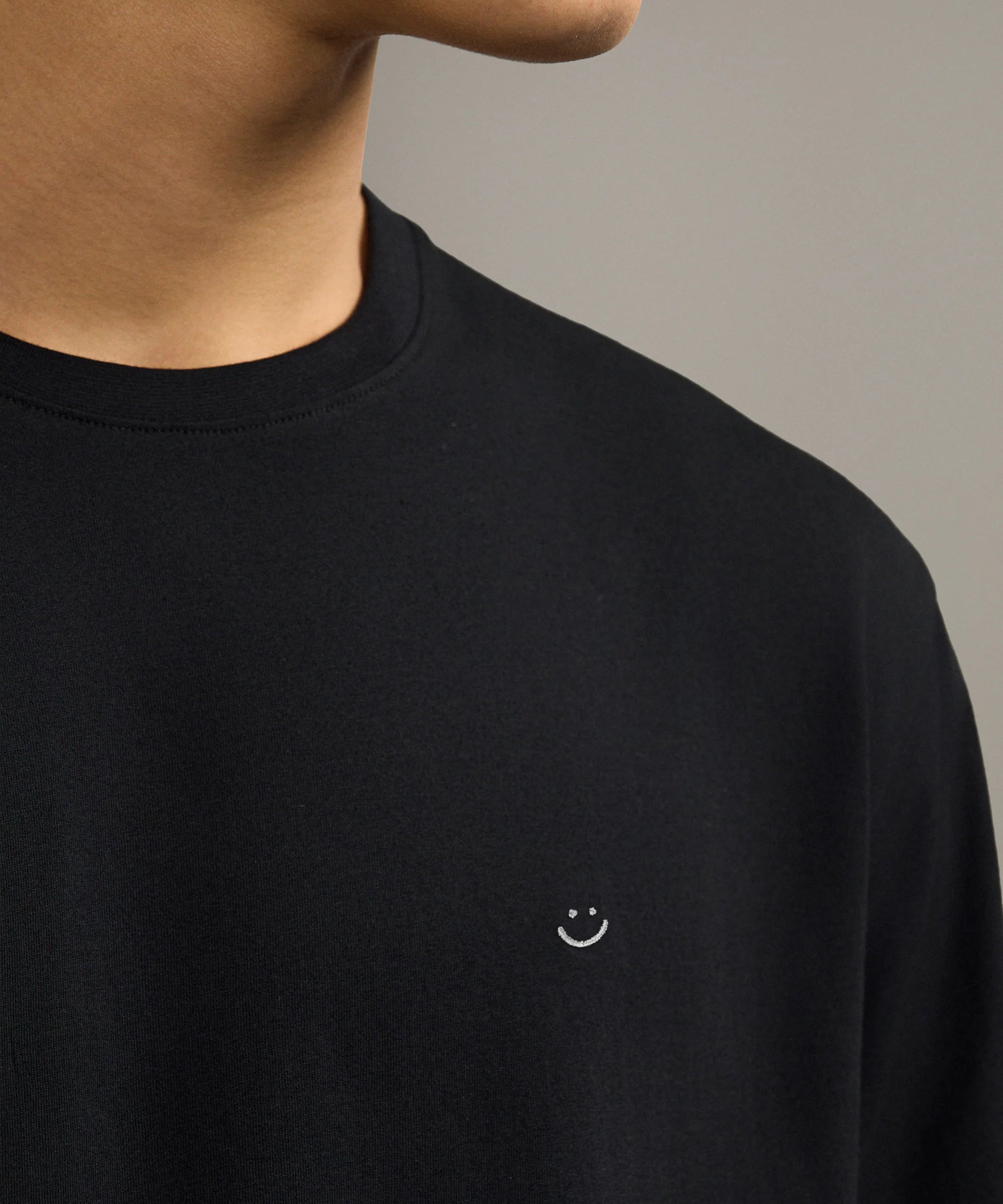classic_crew_black_smiley_02.webp