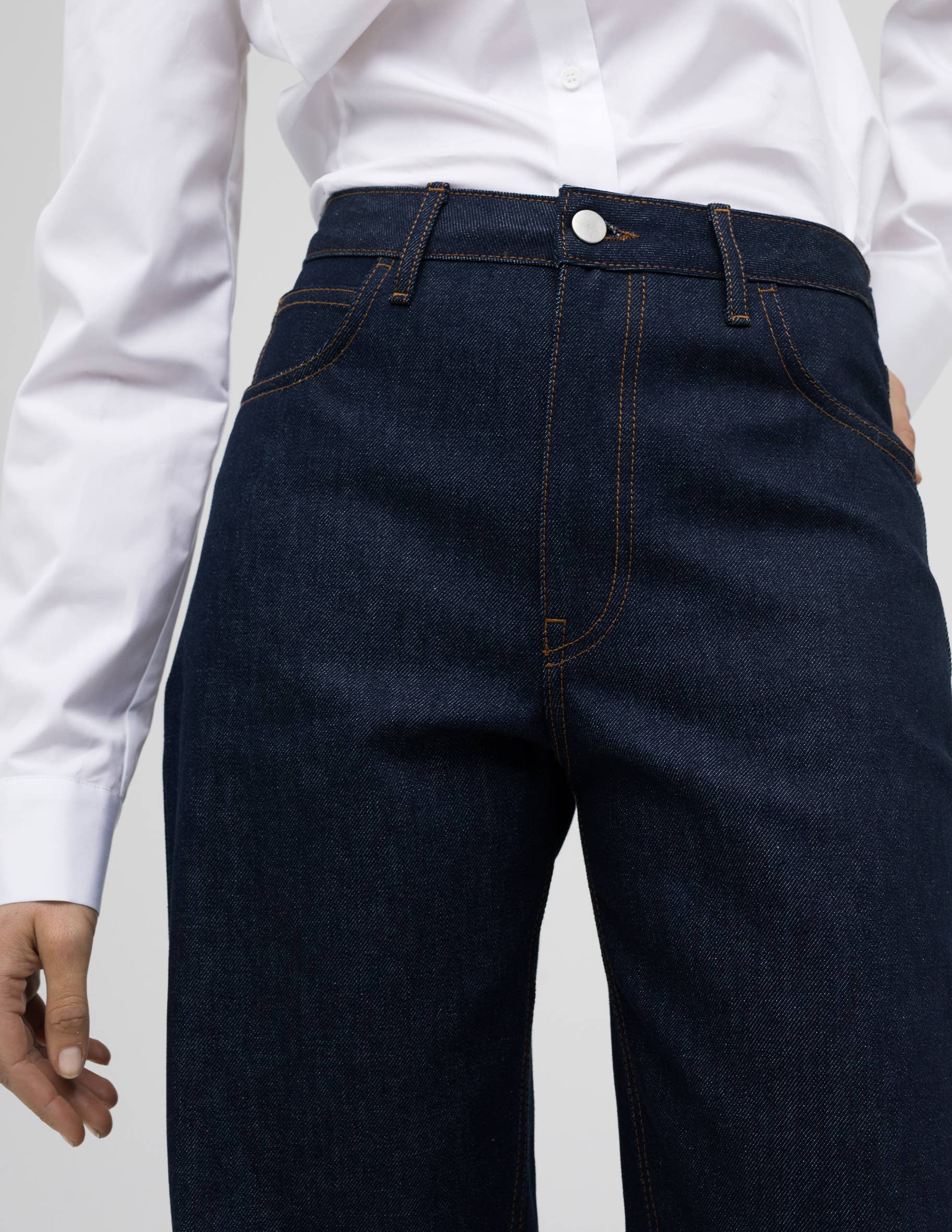 Straight-leg jeans