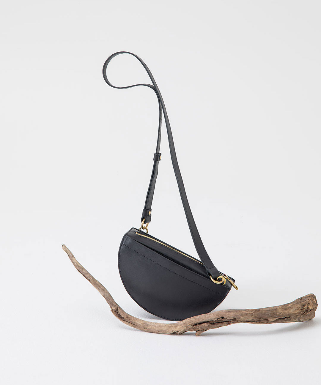 simetrie-thick-lune-bag-black-rock-1.jpg