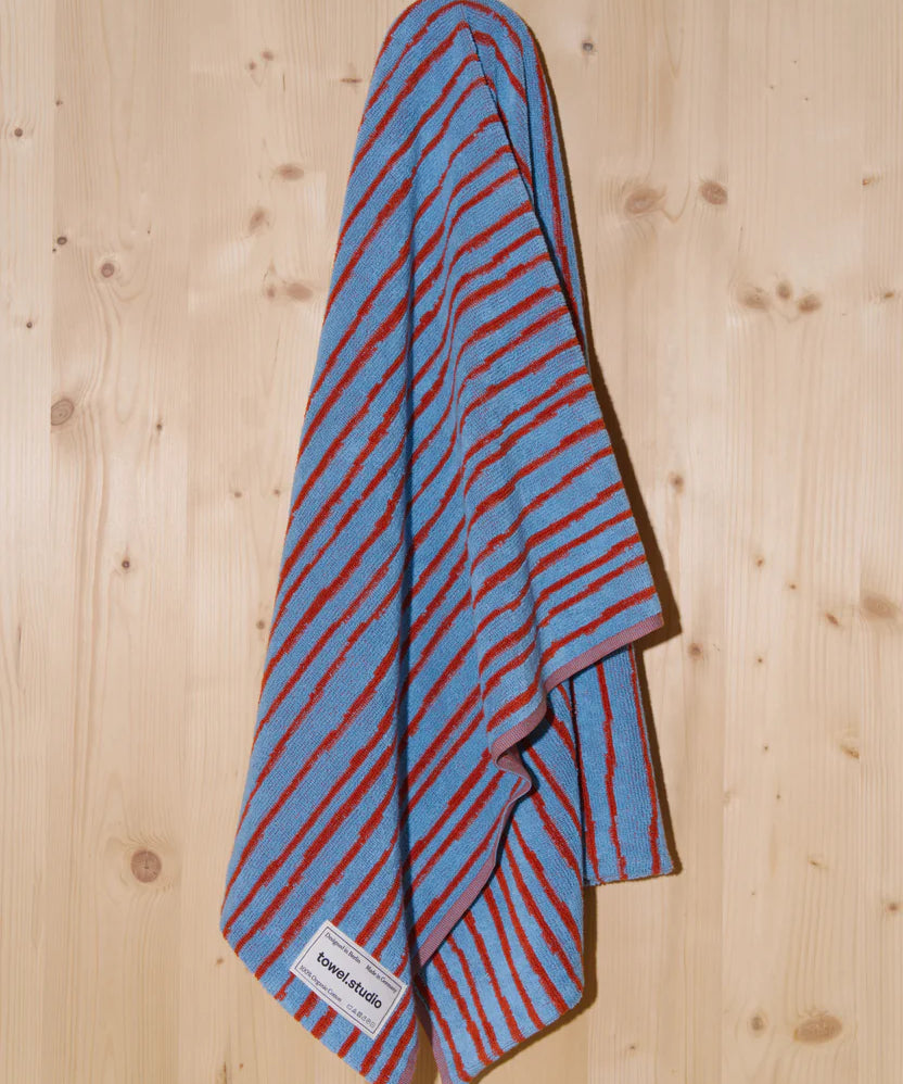 towelstudio-bathtowel-stripe-skyandbrick-6775.webp